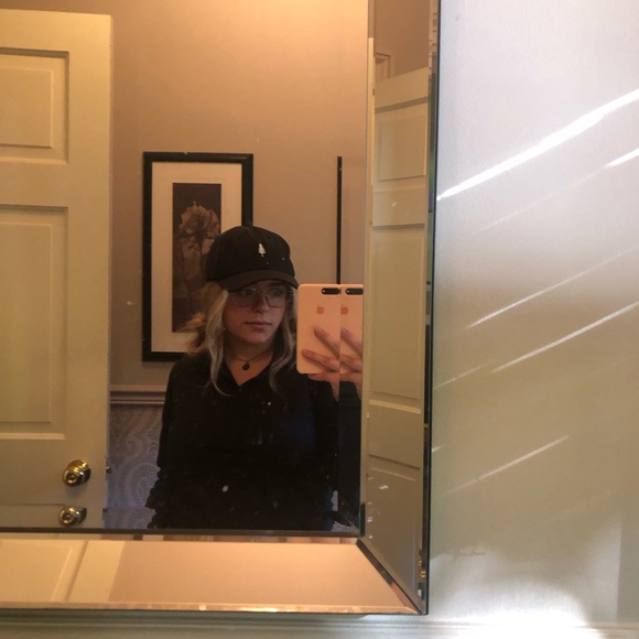 Meet your Posher, Edie - Picture 2 of 7